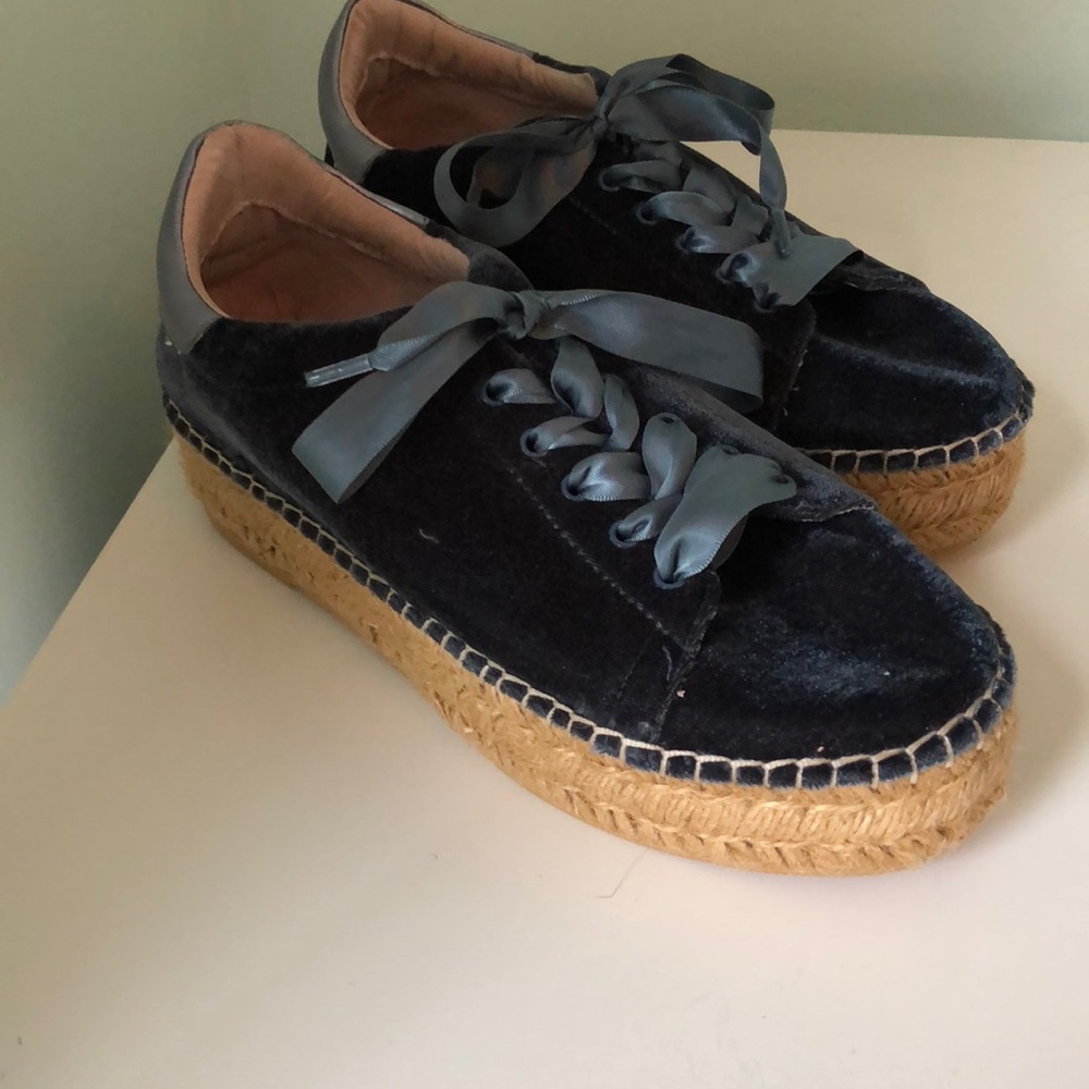 Steve Madden NWOT velvet sneakers!